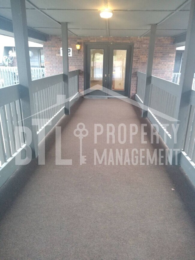 Building Photo - Condo by Lake with RV Spot!! 55+ Community