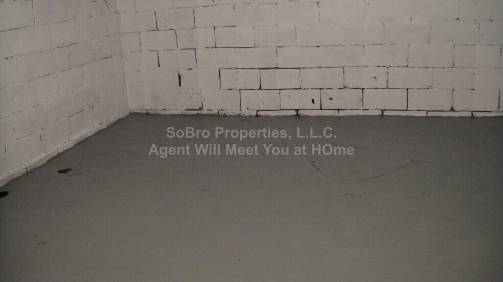 Building Photo - 4054 North Park Avenue