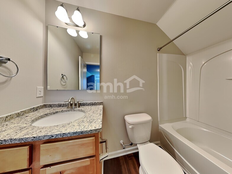 Building Photo - 2221 Wise Owl Dr