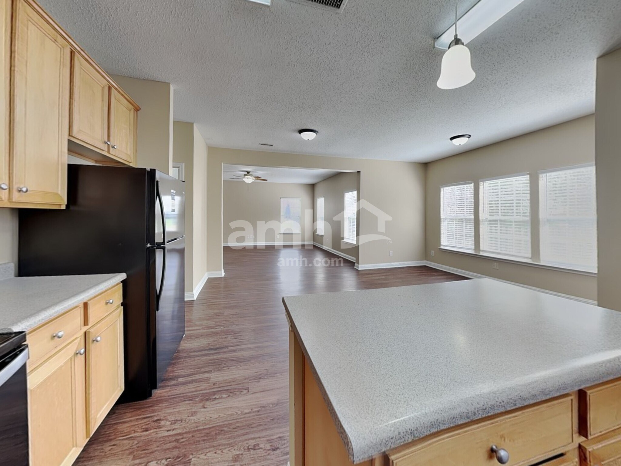 Building Photo - 12587 Majestic Way