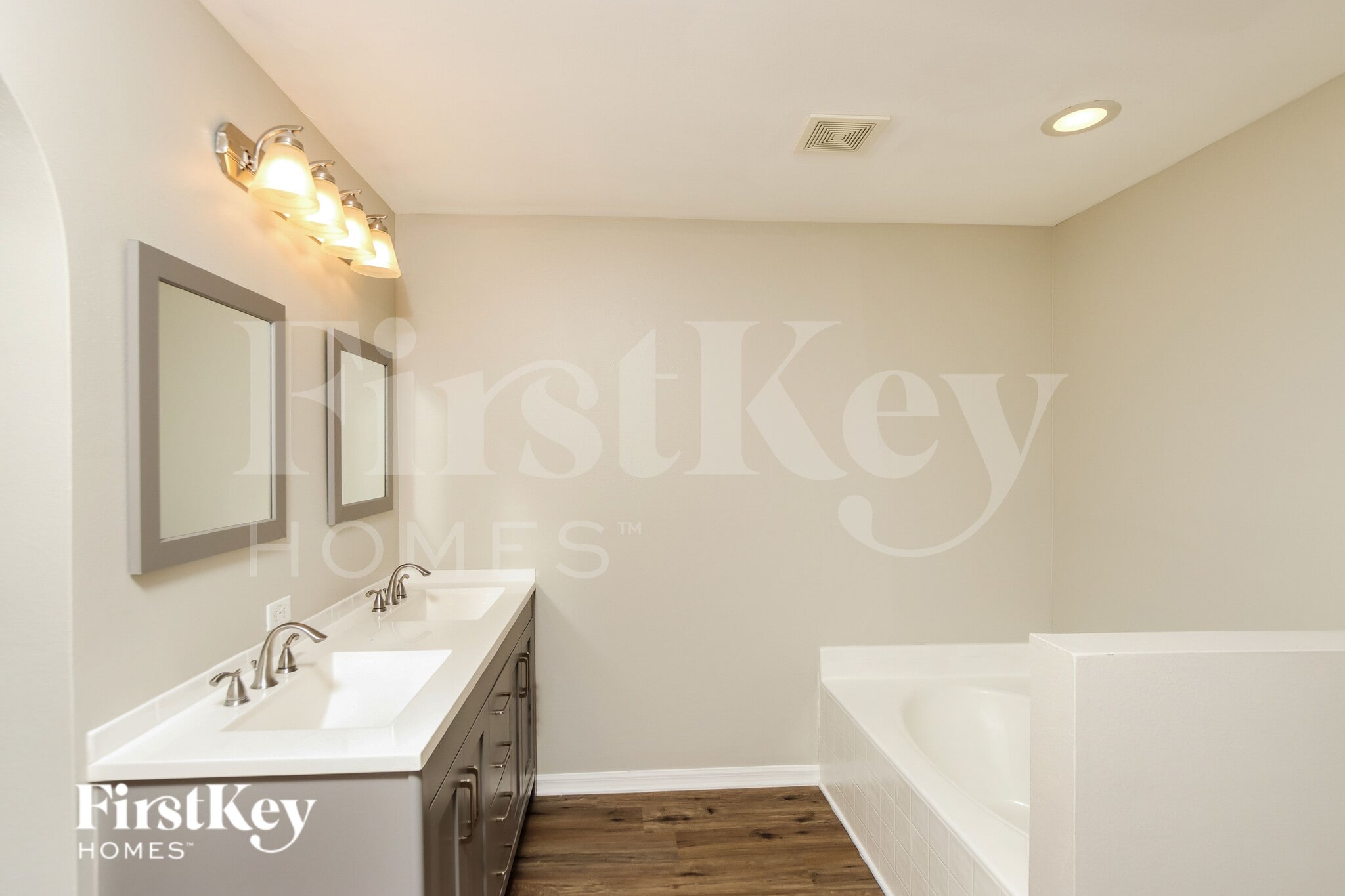 Building Photo - 544 Gagnon St SE