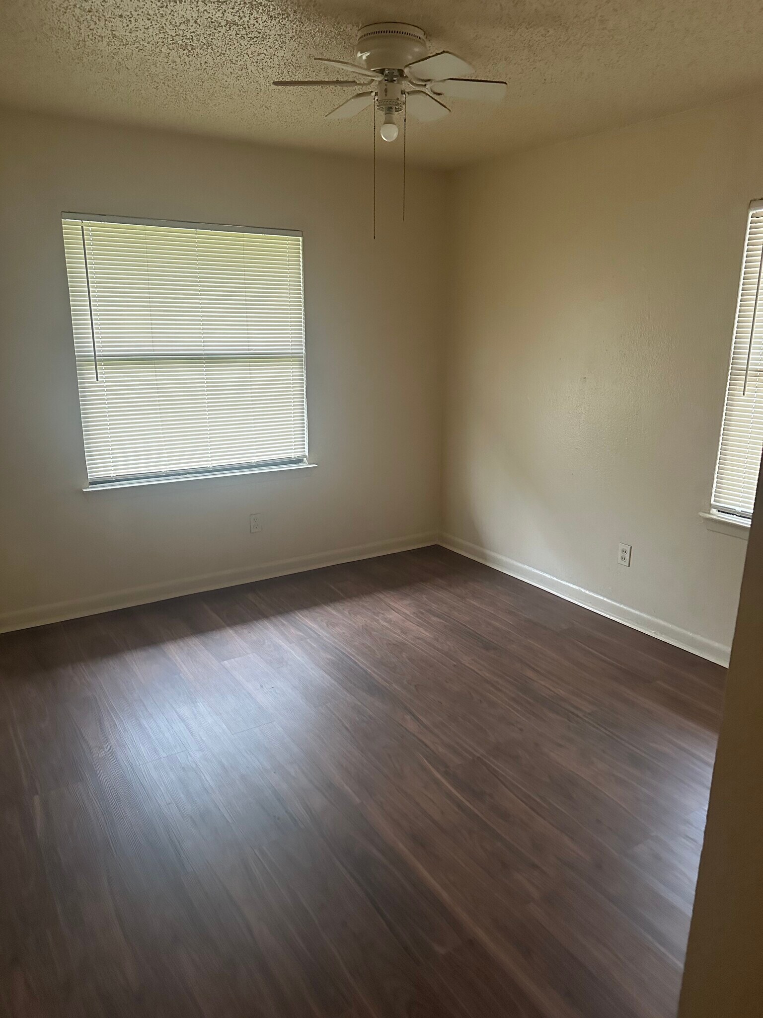 Building Photo - 511 Highcrest Dr