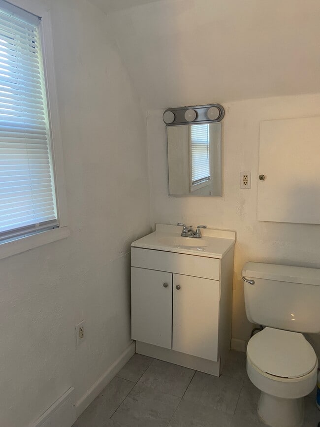 Building Photo - 1604 Homewild Ave