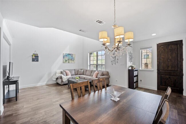 Building Photo - 3116 Gaylord Dr