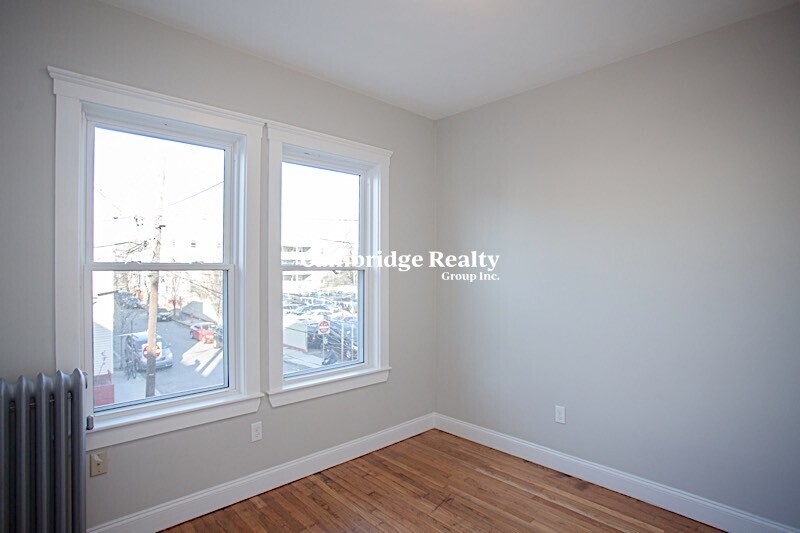 Building Photo - 376 Prospect St