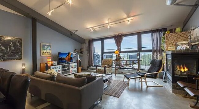 Primary Photo - CW Lofts