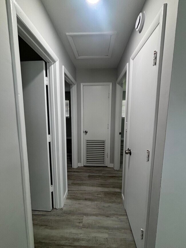 Building Photo - 9109 Bamboo Dr