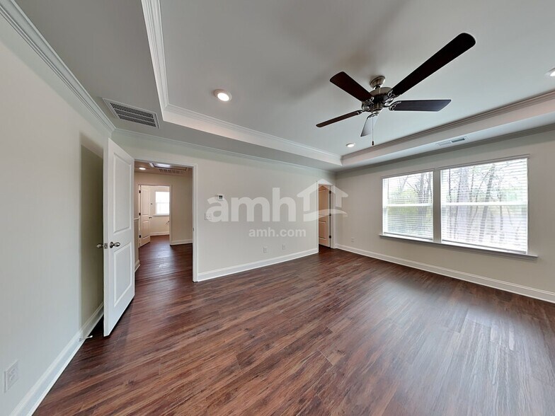 Building Photo - 636 Rivermist Dr