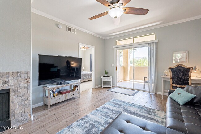 Building Photo - 5335 E Shea Blvd