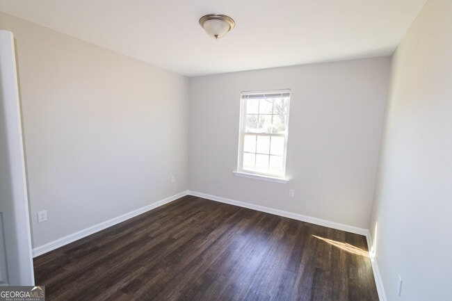 Building Photo - 218 Evans Ter