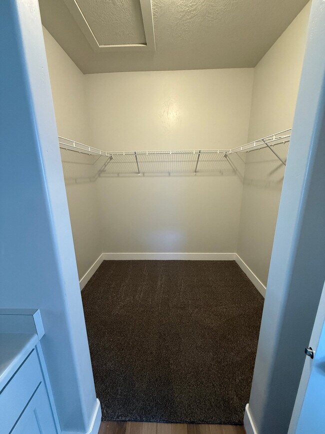 Building Photo - 14659 Bloom Dr