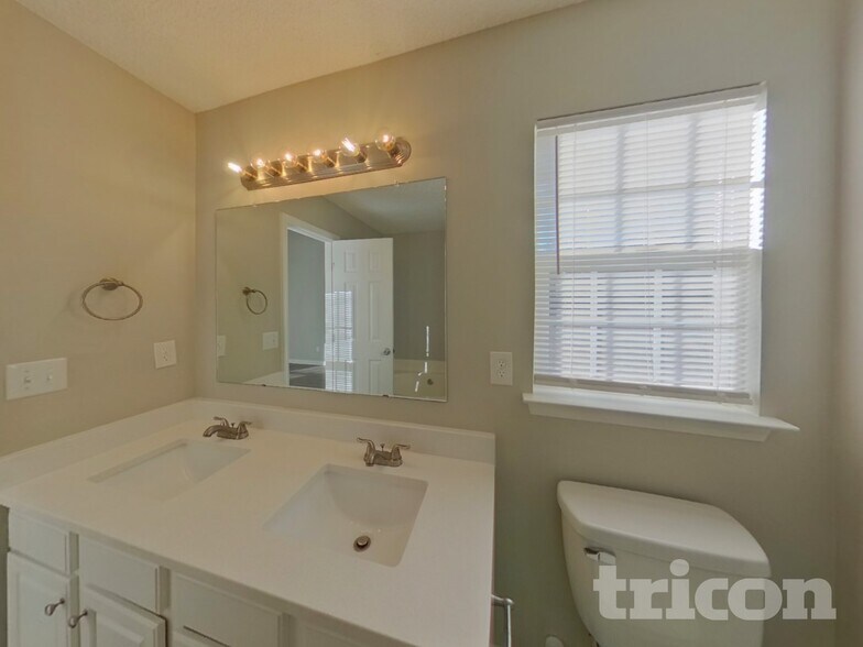 Building Photo - 5243 Moonlight Trail SW