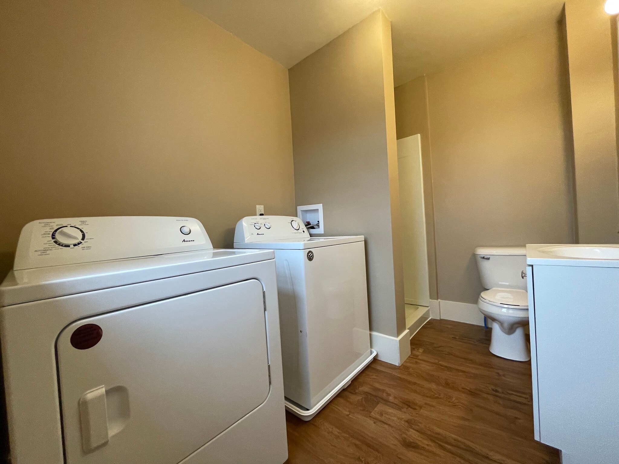 Laundry/Bathroom - 631 N Dewey St