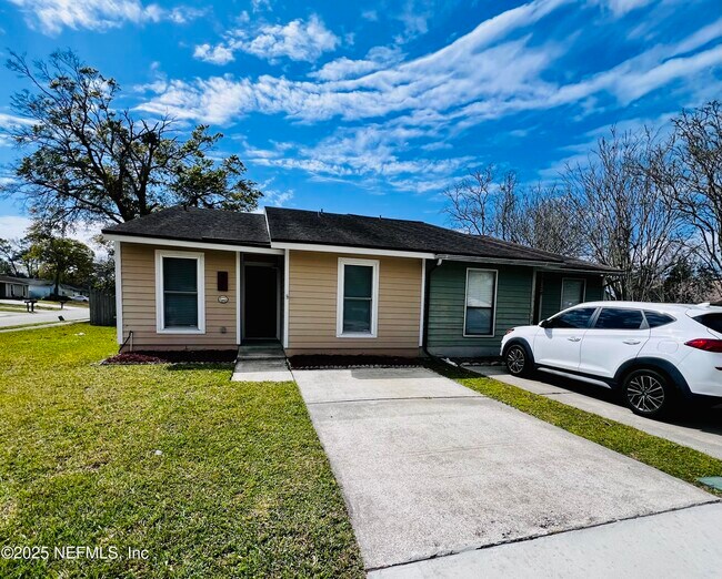 Building Photo - 2024 Oak Water Dr