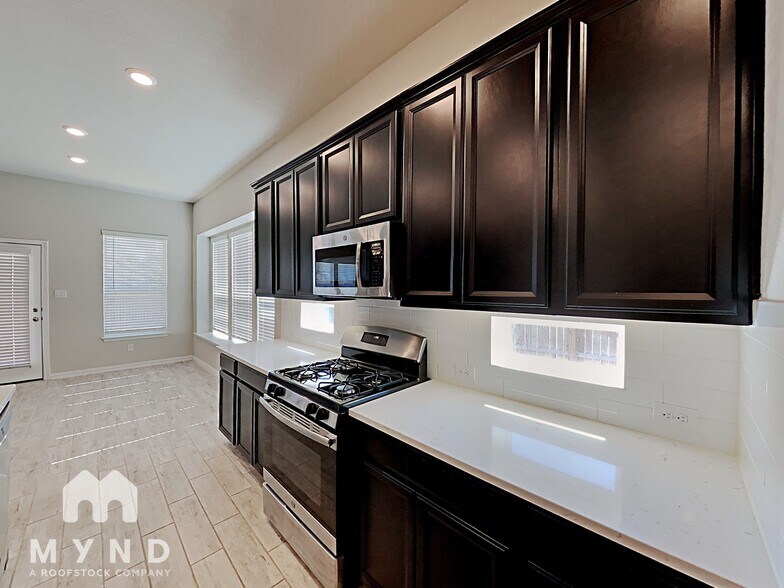 Building Photo - 15003 Gelding Hts