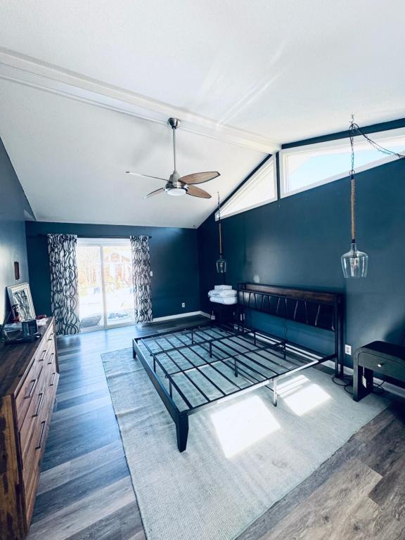 Building Photo - 360 Betsy Rd