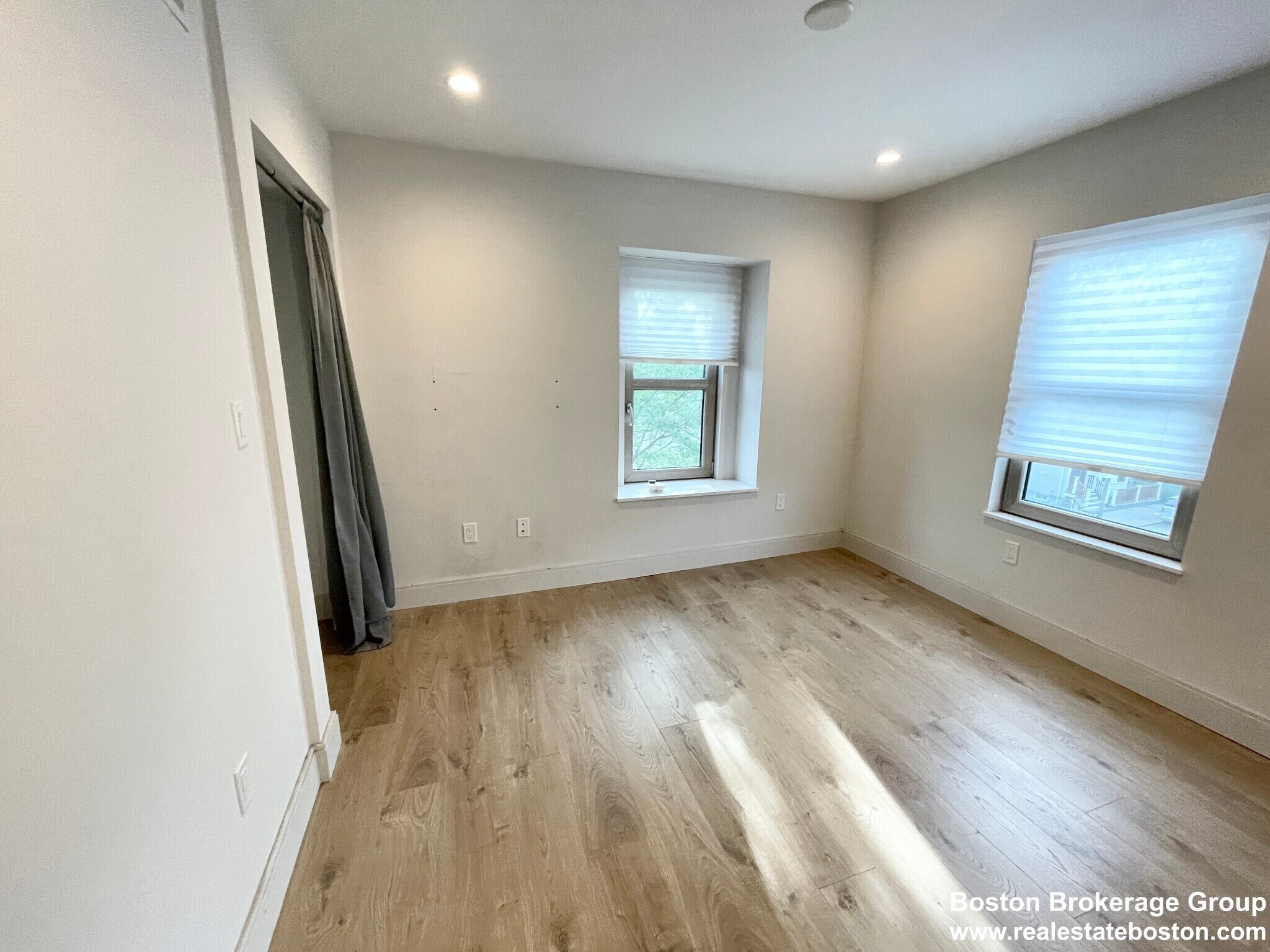 Building Photo - 119 Buttonwood St