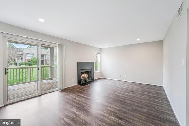 Building Photo - 1719 Ascot Way