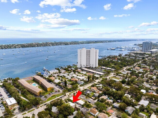 Building Photo - 5411 N Flagler Dr