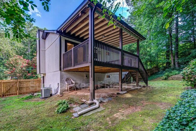 Building Photo - 4734 N Springs Rd NW