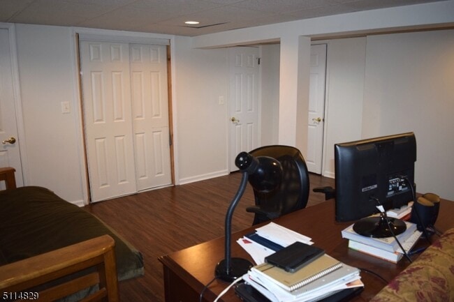 Building Photo - 4 Chesler Square