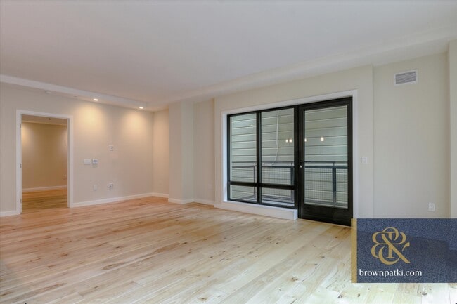 Building Photo - 1731 Powell St