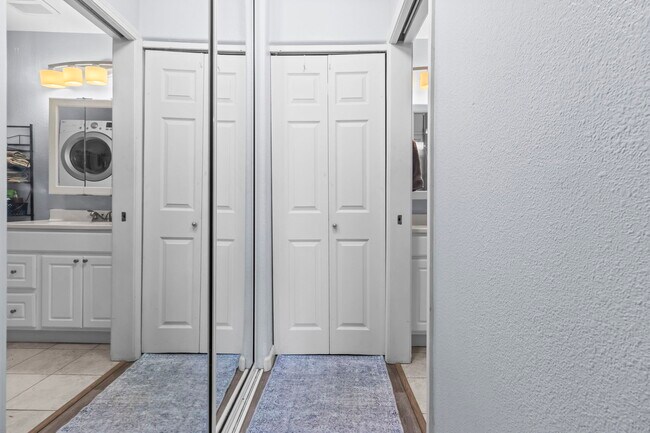 Building Photo - 94-510-510 Lumiaina St