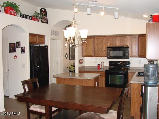 Primary Photo - 41133 W Sanders Way