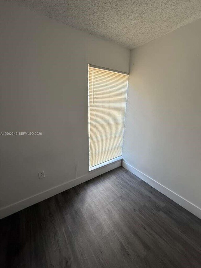 Building Photo - 11905 NE 2nd Ave