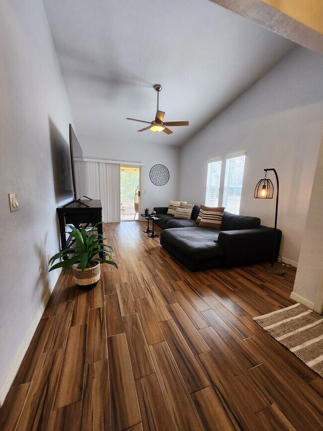 Building Photo - Fully Furnished in Mill Pond!