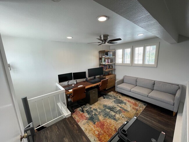Building Photo - **Coming Soon** 2-Level Loft Condo with Re...