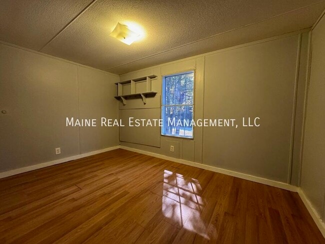 Building Photo - 102 Park Dr