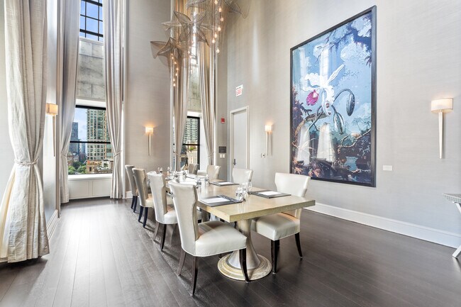 Building Photo - 118 E Erie St