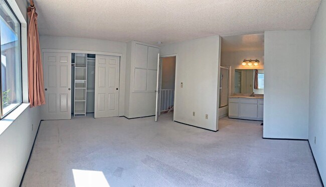 Building Photo - Great 2 Bedroom Home in Central Santa Clara!