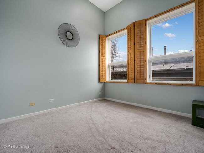 Building Photo - 2828 N Talman Ave