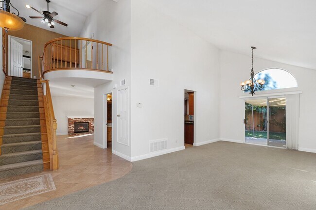 Building Photo - 30207 Silver Ridge Ct