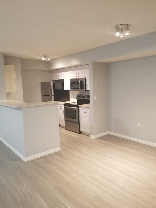 Primary Photo - Bldg 8- Uni 206- Spacious 1bed/1bath-2nd f...