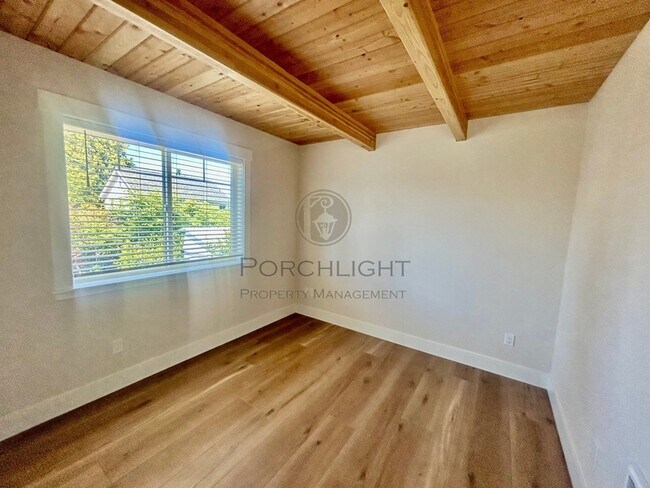 Building Photo - 326 Boblett St
