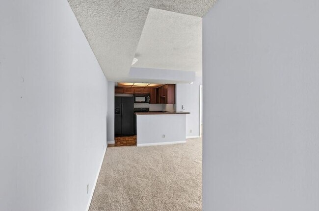 Building Photo - 724 Executive Center Dr