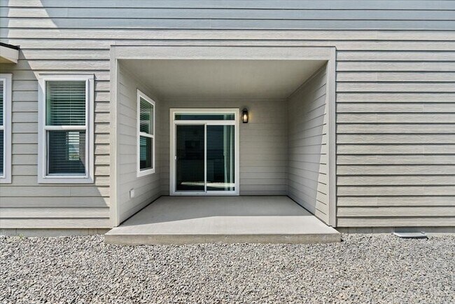 Building Photo - Cardinal