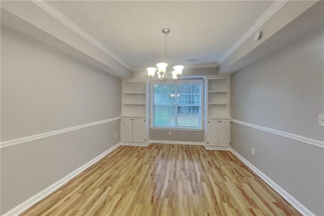 Building Photo - 2455 Compton Pl