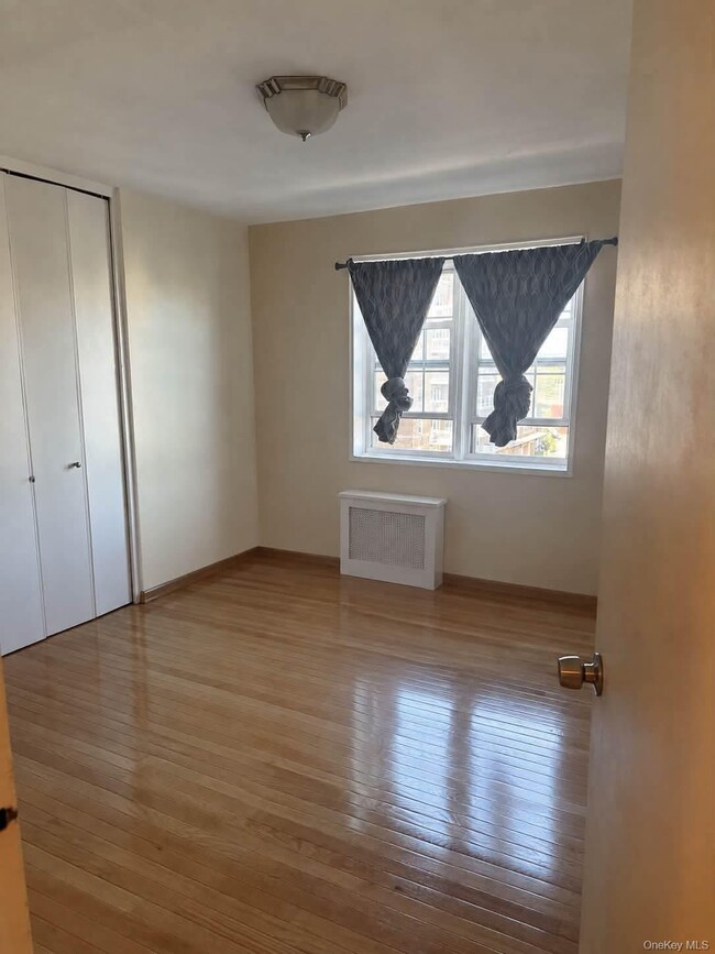 Building Photo - 86-11 151st Ave