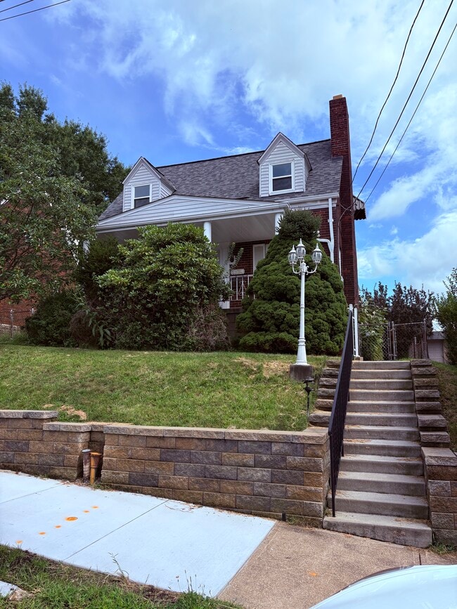 Building Photo - 1364 Simona Dr