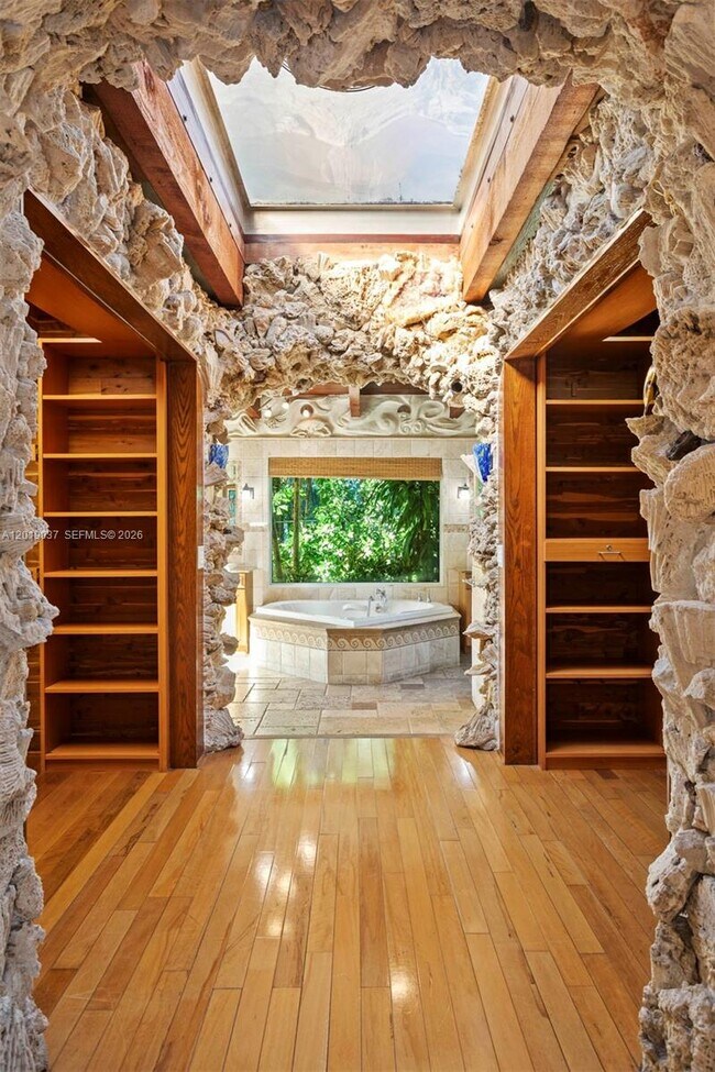 Building Photo - 7975 Sunset Dr