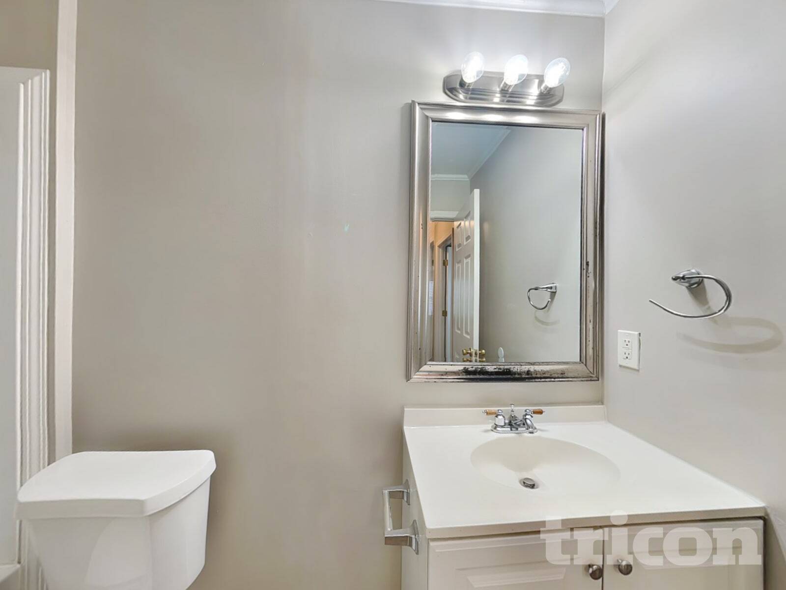 Building Photo - 240 Kings Cove