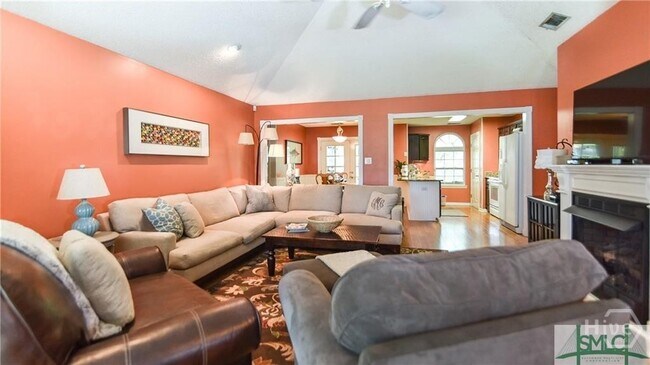 Building Photo - 135 Hermitage Dr