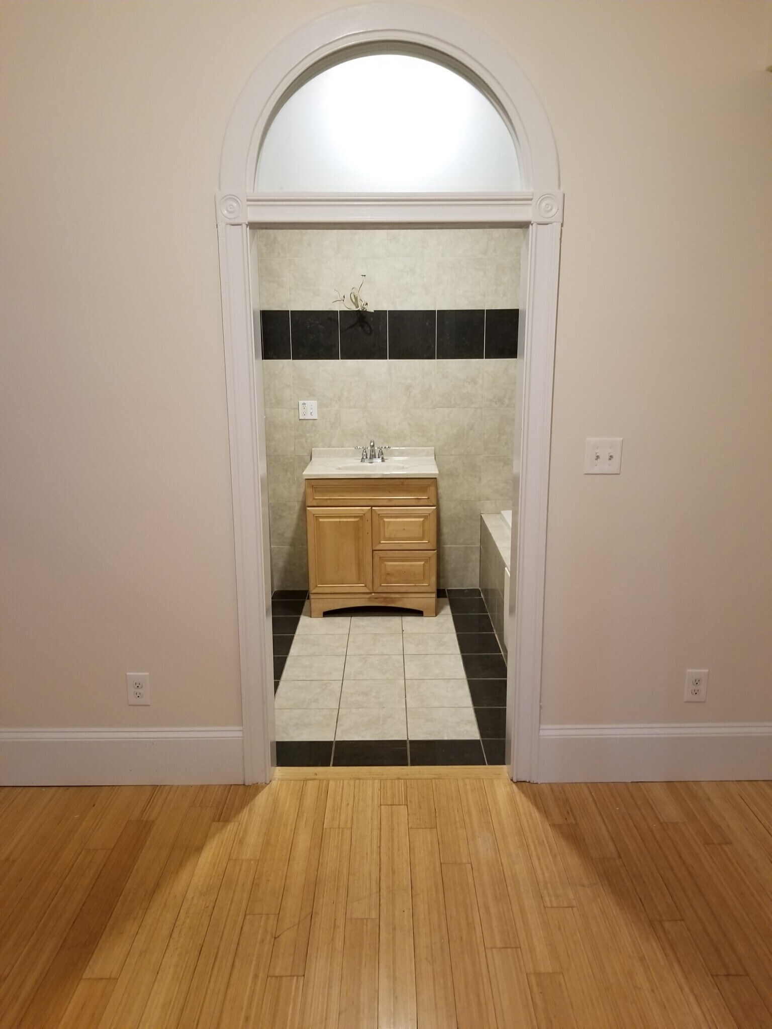 Building Photo - 9 Landor Rd