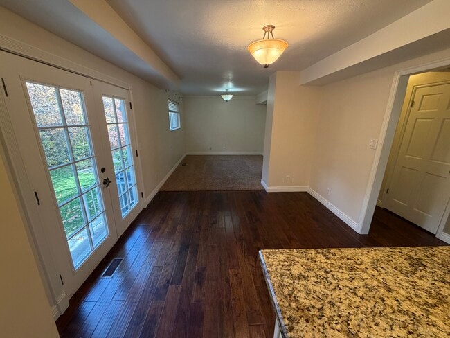 Building Photo - 8670 Snow Mountain Dr