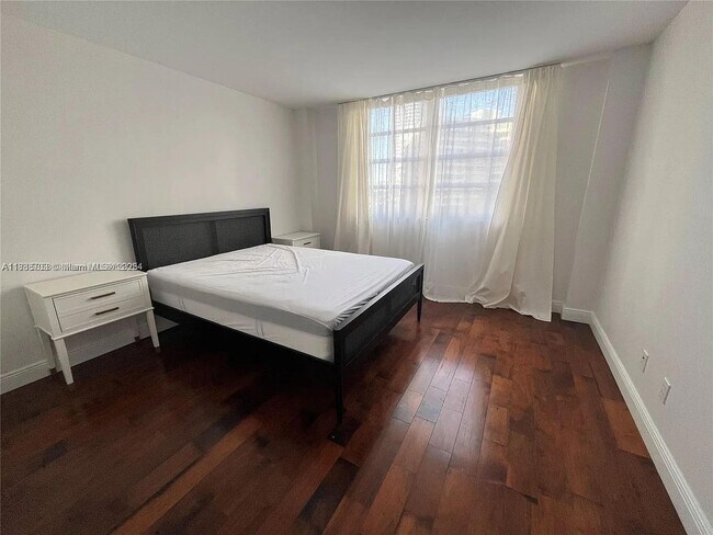 Building Photo - 1849 S Ocean Dr