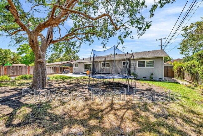 Building Photo - 8365 Lucania St